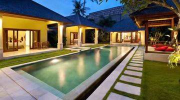 Gambar 5 Balinese building art design and a mixture of modern design villa in seminyak, bali For Sale