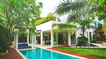 Gambar 1 Villa Just Walking Distance to Canggu Beach For Sale