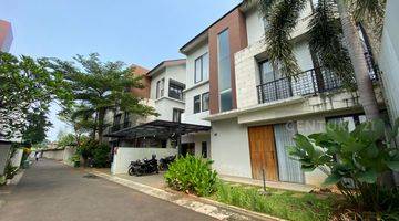 Gambar 1 Rumah 3 Lantai Dalam Cluster Di Kebagusan 3 Fully Furnished