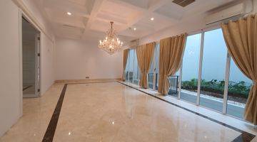 Gambar 4 Bright and Luxurious House in Senopati