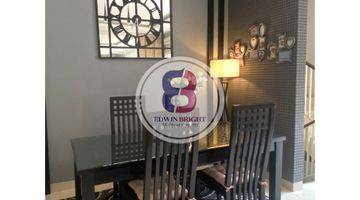 ruang makan rumah cozy nyaman siap huni
