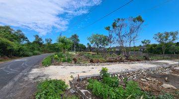 Gambar 1 Top Land dekat pantai Geger dan Mulia hotel Prestigious Area