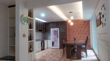 Gambar 1 Dijual cepat rumah 4 kamar tidur 3 lantai full furnished siap huni di Kota Wisata 3