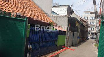 Gambar 3 MANGGA BESAR RUMAH TUA DALAM GANG BUNTU