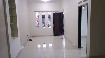 Gambar 3 Dijual Rumah siap huni di Sari Manis, Sarijadi, Bandung 2 Lantai SHM bagus