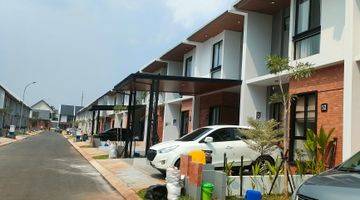 Gambar 3 Rumah 2 Lantai Samping Mall Rapih Dan Asri 