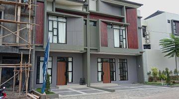 Gambar 1 Rumah 2 Lantai Desain Modern Dekat Pintu Toll Bsd