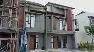 Gambar 2 Rumah 2 Lantai Desain Modern Dekat Pintu Toll Bsd