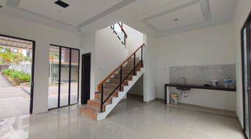 Gambar 2 Dijual Rumah Cantik Hook 3Lantai Standard Developer The Icon Residence, Batam Centre