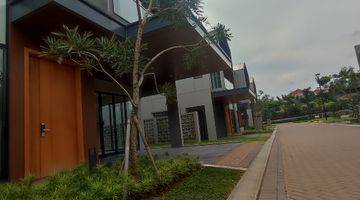 Gambar 1 Rumah baru 2 lantai bergaya resort DP 0% SHM