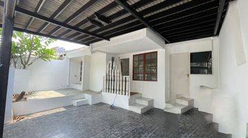 Gambar 5 Rumah 2 Lantai Bagus Unfurnished SHM di Parkit, Tangerang Selatan