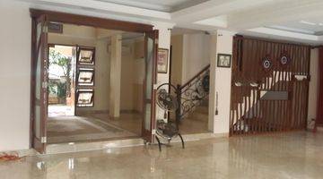 Gambar 3 Rumah 2 Lantai Bagus Semi Furnished SHM di Jl. Resak, Jakarta Selatan