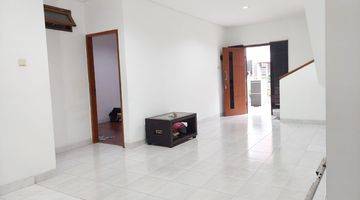 Gambar 5 Rumah 2 Lantai Bagus Semi Furnished SHM di Emerald Town House, Tangerang Selatan