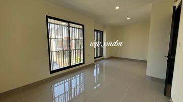 Gambar 1 Rumah Brand New Leonora Gading Serpong Hook Samping Taman