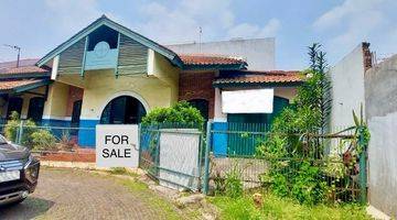 Gambar 1 Rumah Bergaya Jawa Dekat Dengan Airport