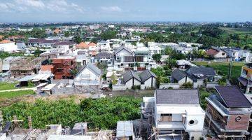 Gambar 4 dijual villa on progress di canggu tumbak bayuh view sawah