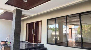 Gambar 1 Rumah Modern Spool + Balcony Kencana Loka Bsd City , Tangerang Selatan