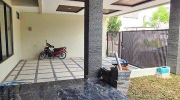 Gambar 2 Rumah Modern Spool + Balcony Kencana Loka Bsd City , Tangerang Selatan