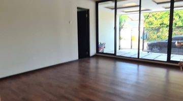 Gambar 5 Rumah Modern Spool + Balcony Kencana Loka Bsd City , Tangerang Selatan