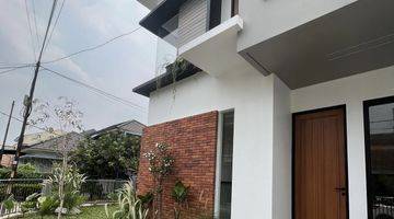 Gambar 4 Dijual Rumah Hook Modern 2 Lantai Griya Loka Bsd Tangerang Selatan