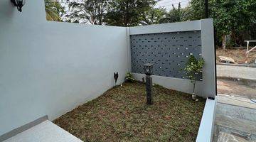 Gambar 2 Rumah Minimalis American Classic Fasade Modern Kencana Loka Bsd Tangerang Selatan