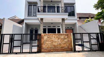 Gambar 1 Rumah Modern 2 Lantai View Taman, Kencana Loka Bsd Tangerang Selatan