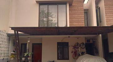 Gambar 2 Rumah 2,5lt Townhouse Besar Jln Masuk 3 Mobil Furnished No Banjir