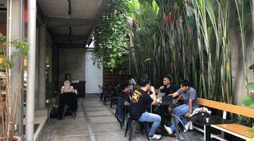 Gambar 2 Di  Cafe Di Dago Bandung