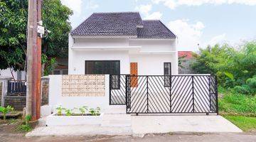 Gambar 1 Rumah SHM Ready Furnished dekat Mall dan Sekolah di Bekasi Bebas Banjir J22043