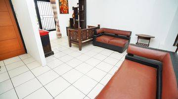 Gambar 2 Rumah Hook Cantik Semi Furnished dekat Pintu Tol di Depok Dibantu KPR J10745