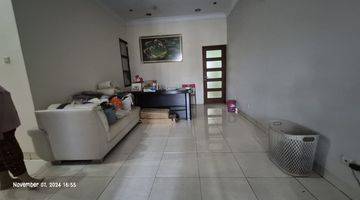 Gambar 2 Rumah 2 Lantai Sudah Renovasi Furnished Sertifikat Hak Milik di Harapan Indah Cluster Taman Heliconia , Bekasi