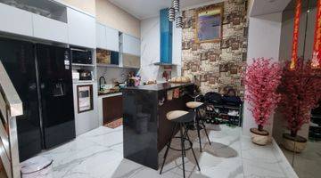 Gambar 3 Rumah 3 Lantai Semi Furnished di Kelapa Gading Jakarta Utara