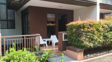 tampak depan disewakan rumah cluster whelford  full