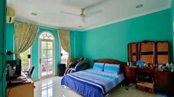 Gambar 4 Rumah 2 Lantai Bagus Rapih Minimalis Lt 128 Lb 180 Raffles Hills 