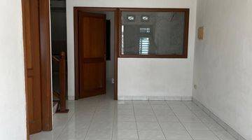 Gambar 5 Sewa Rumah 21/4 Lantai, 5 Kt, Di Janur Indah, Siap Huni, Rapih..    *** Lily