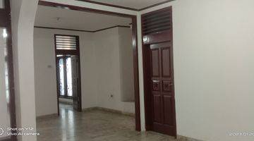 Gambar 4 Dijual Rumah Di Rawamangun, Siap Huni, Kamar 5      ** Lusi