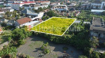 Gambar 2 Dijual Tanah 2000m2 Area Premium Jalan Dewi Sri Kuta 