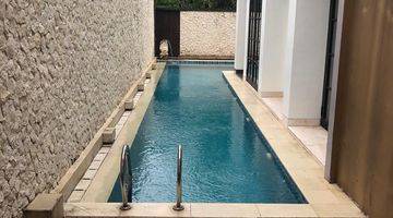 Gambar 2 Rumah Mewah Full Furnished Dengan Private Pool Di De Park BSD 