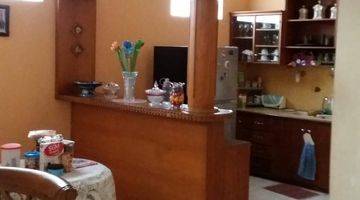 ruang makan dijual cepat rumah rapi terawat