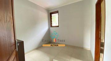 kamar tidur dijual rumah 1,5 lantai terawat
