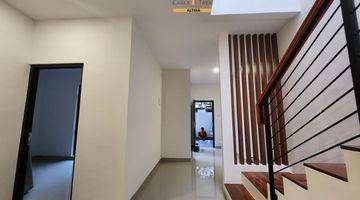 Gambar 5 Rumah Modern Design 2 Lantai Lokasi Strategis di Bsd