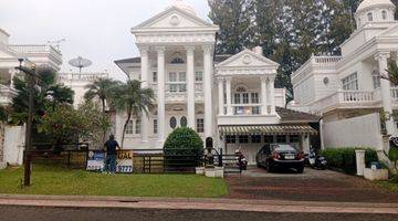 Gambar 2 Rumah Mewah Di Bulevard Legenda Wisata Cibubur 