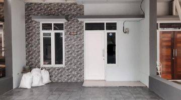 Gambar 1 Rumah Minimalis 2 Lantai Town House Menempel  Graha Raya Bintaro 