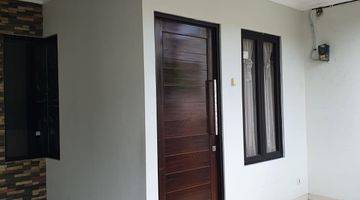 Gambar 5 Rumah Dijual Siap Huni  2.5 Lantai  didalam Cluster Duta Bintaro 