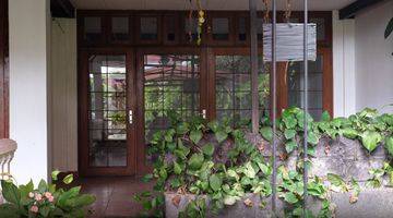 Gambar 5 Rumah 3 Lantai Bagus Unfurnished SHM di Setrasari, Bandung