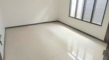 Gambar 2 Rumah Bagus Unfurnished SHM di Setramurni, Bandung