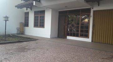 Gambar 4 Rumah Bagus Unfurnished SHM di Batununggal, Bandung