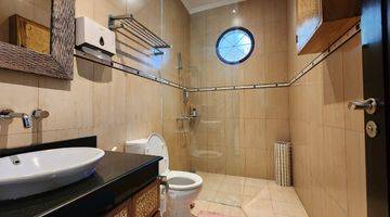 Gambar 2 Rumah Bagus Furnished SHM di Btd Kbp View Danau, Bandung