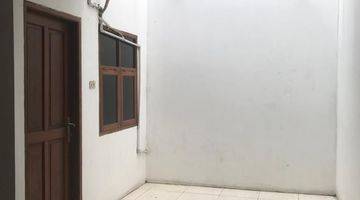 Gambar 2 Rumah 3 Lantai SHM Selatan di Green Garden 