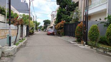 Gambar 1 Rumah 3 Lantai Bagus Semi Furnished Di Green Ville, Jakarta Barat